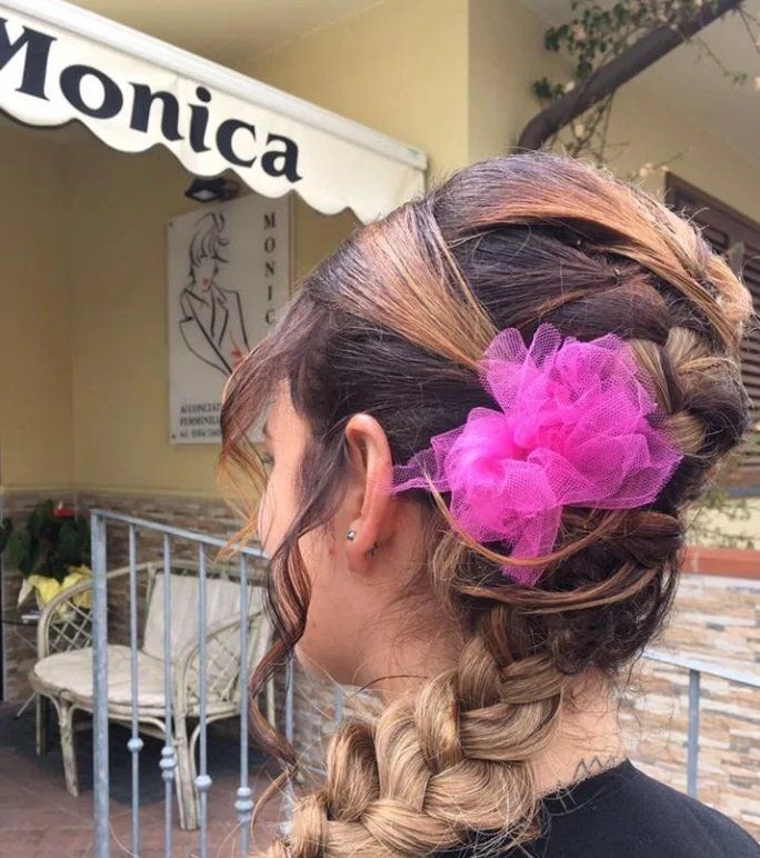acconciatura con treccia