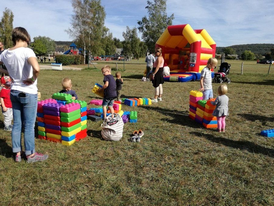 jeux avec chateaux gonflables