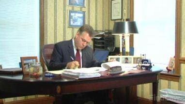 A Lawyer Signing | Manassas, VA | MordhorstLaw