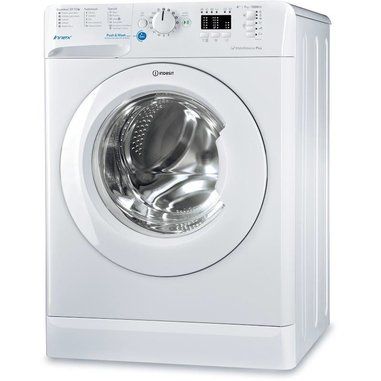Lavatrice Indesit a carica frontale di colore bianco con oblò in vetro, display digitale e selettore del programma.