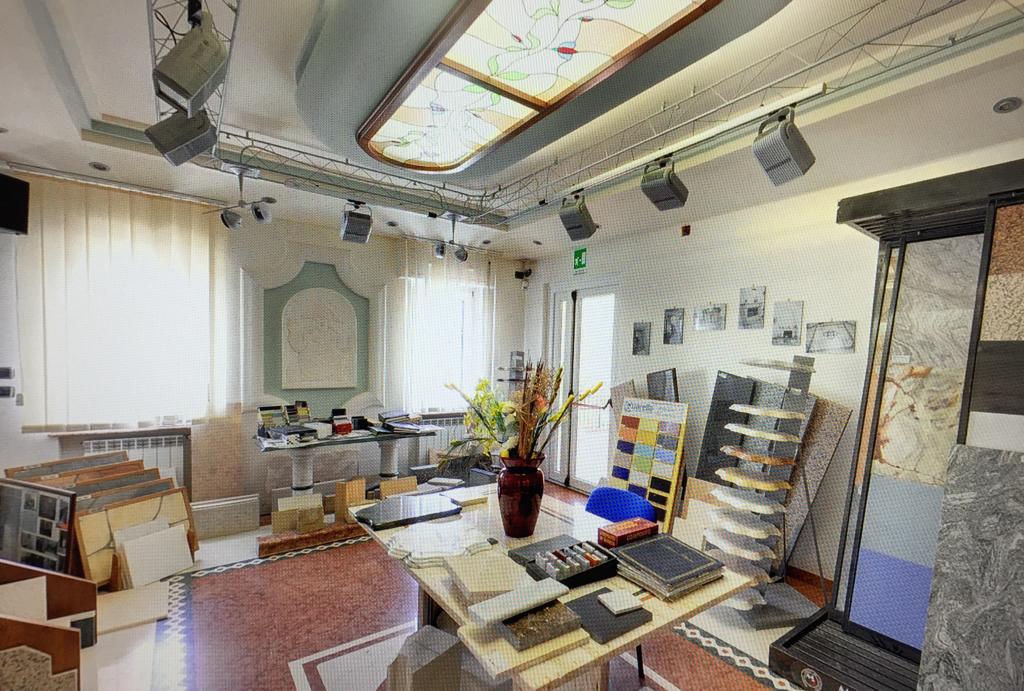 show room