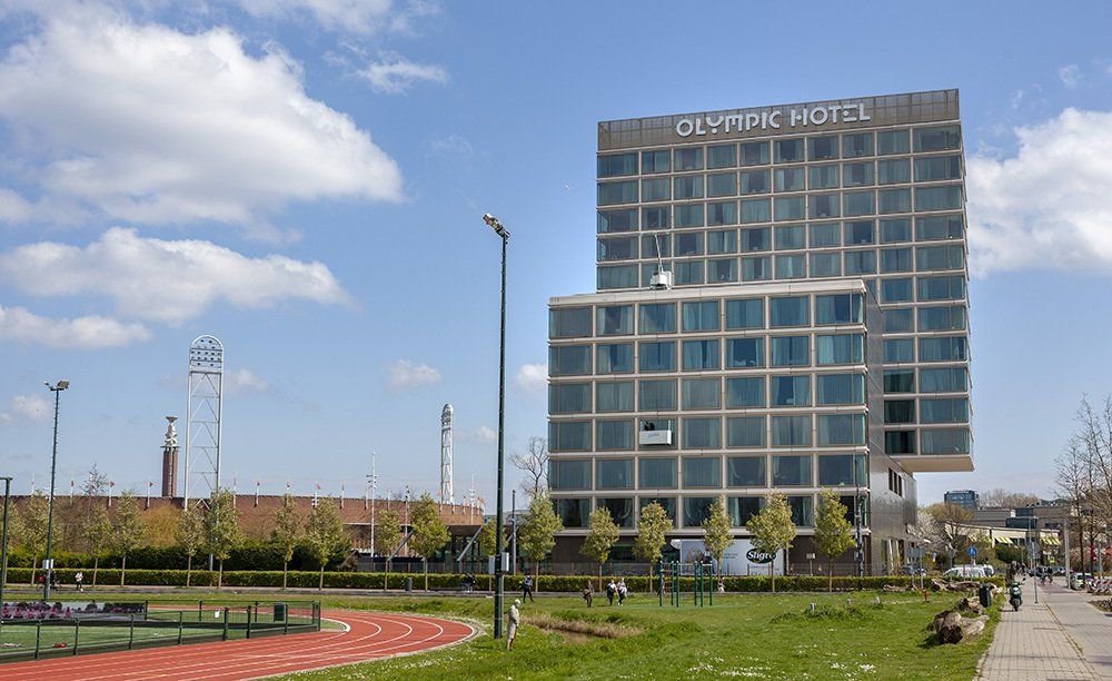 Olympic circuit and IJsbaanpad building