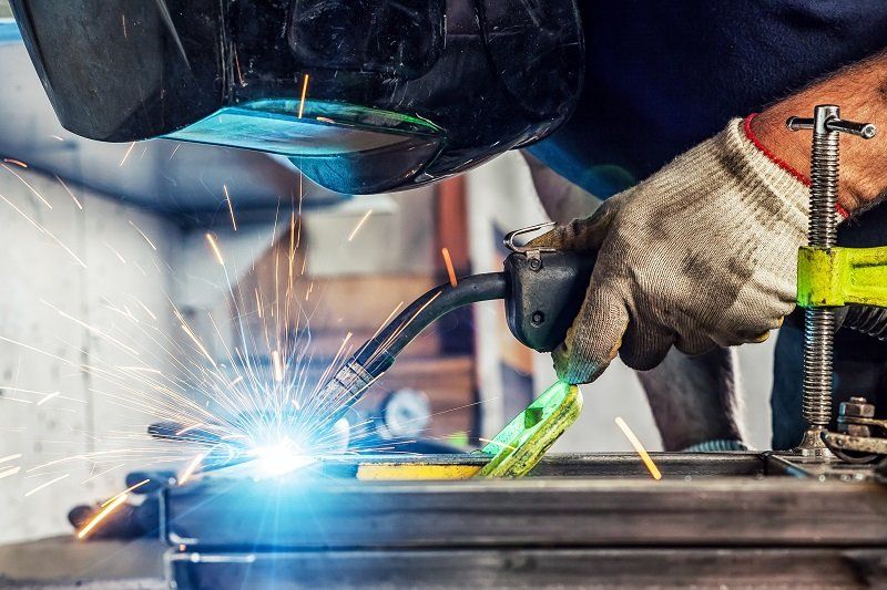 Carpentiere al lavoro