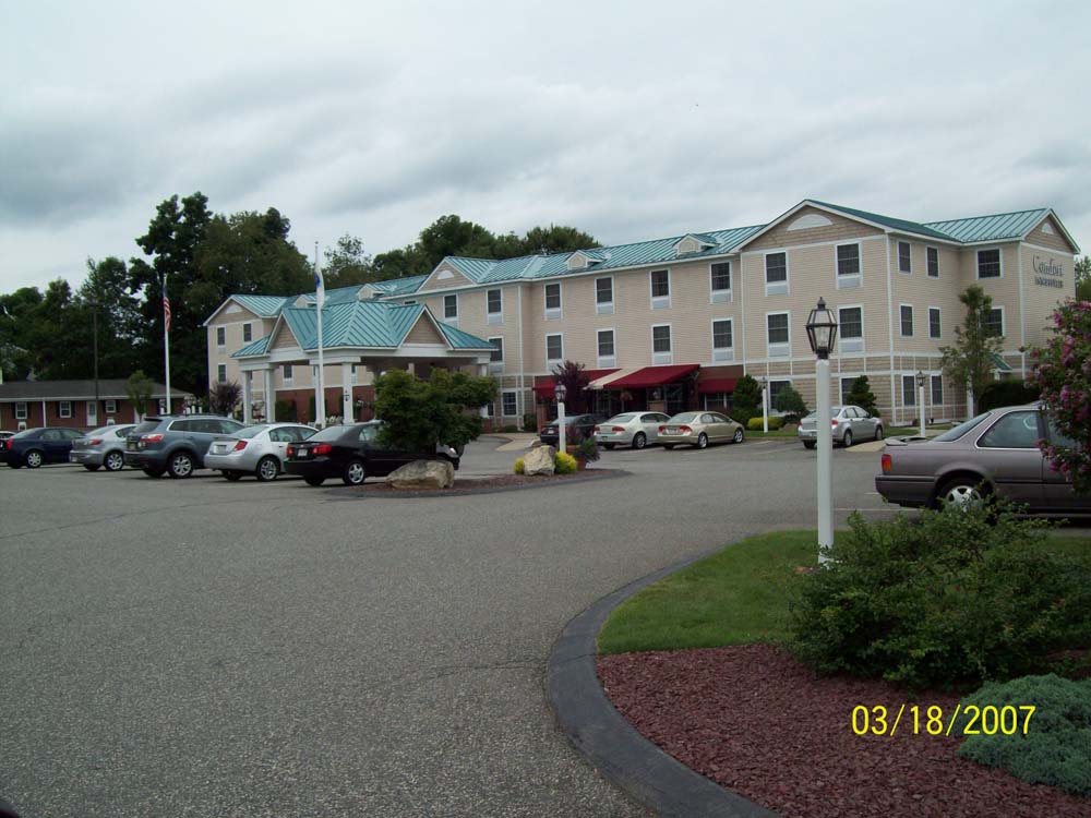 Paved Lot, Ciesla Construction Corp. in Sturbridge, MA comfort inn sturbridge, ma 1999