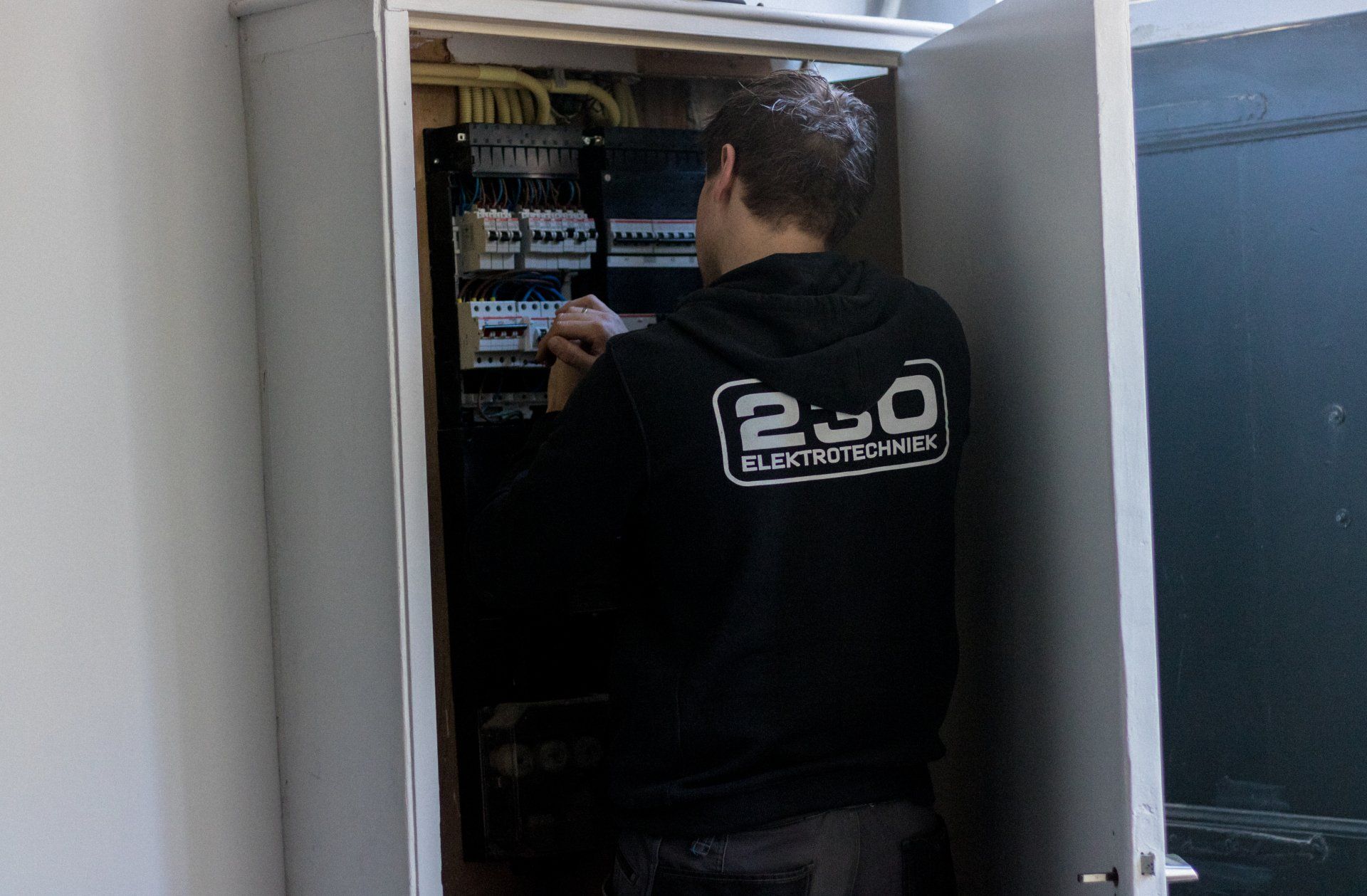 230 Elektrotechniek