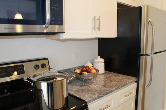 Barnbeck Kitchen | 1 BR