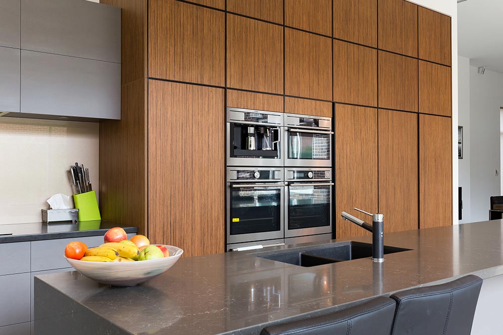 dark granite counter top