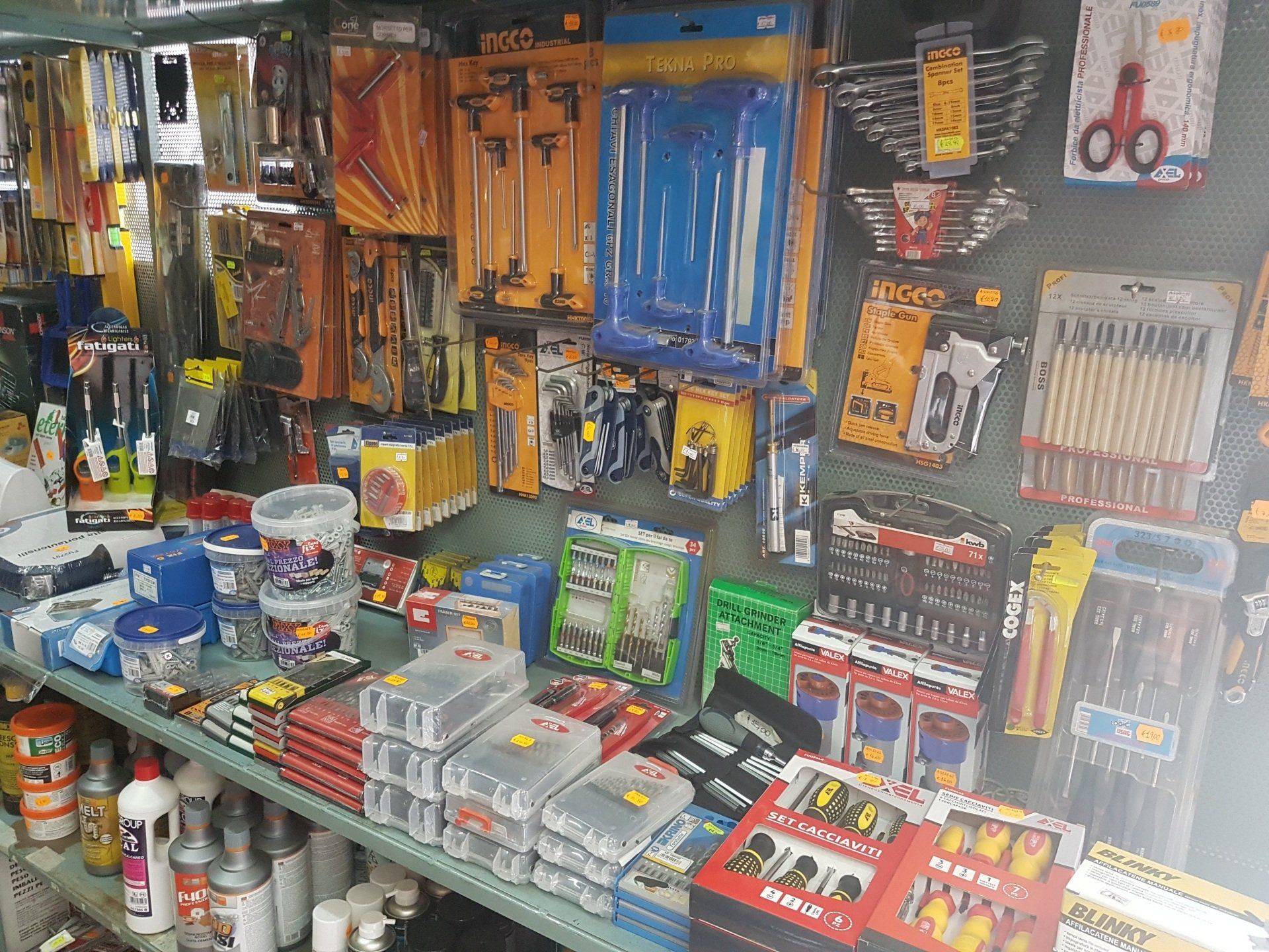 strumenti professionali per operai edili