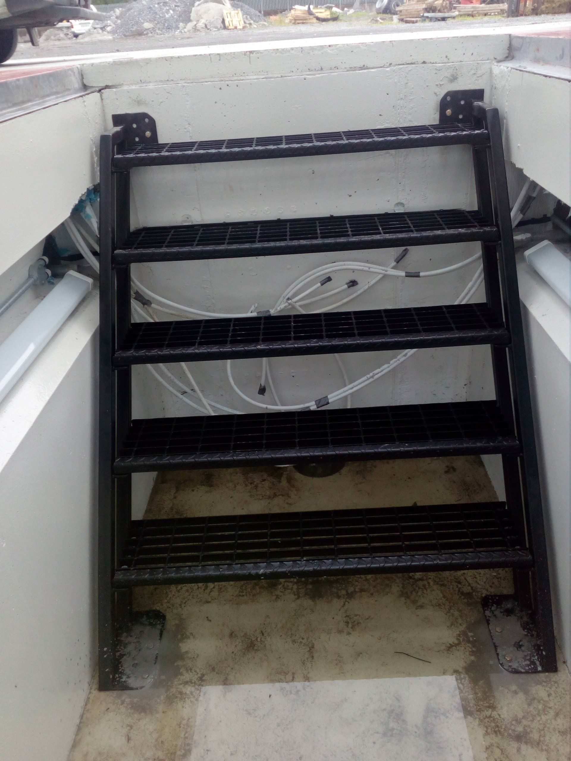 Garage Pit Stairs