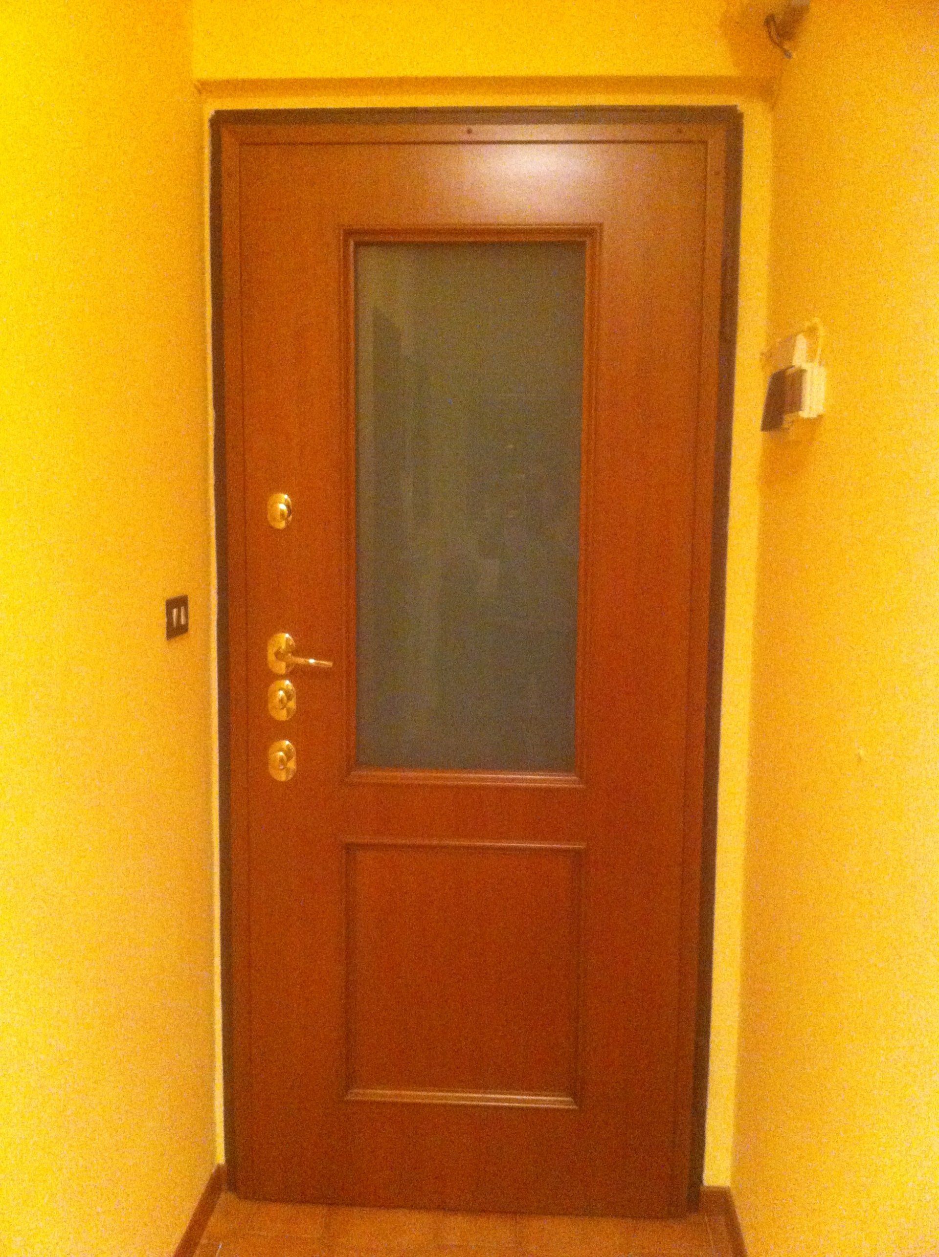 porta blindata chiusa