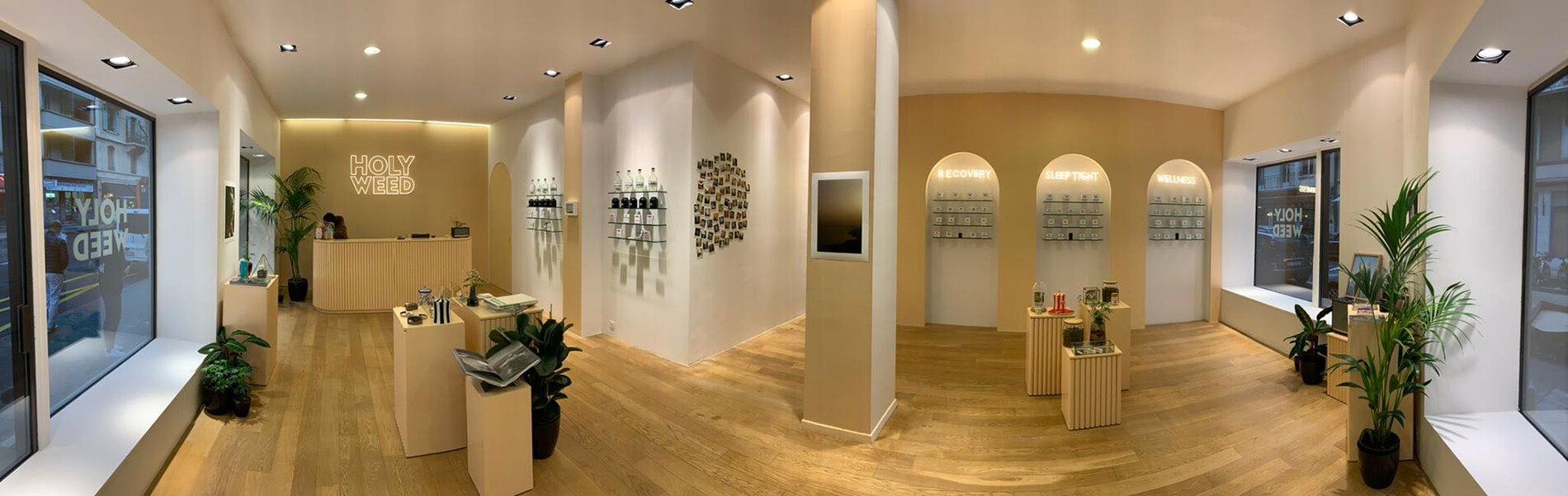 intérieur magasin holy weed
