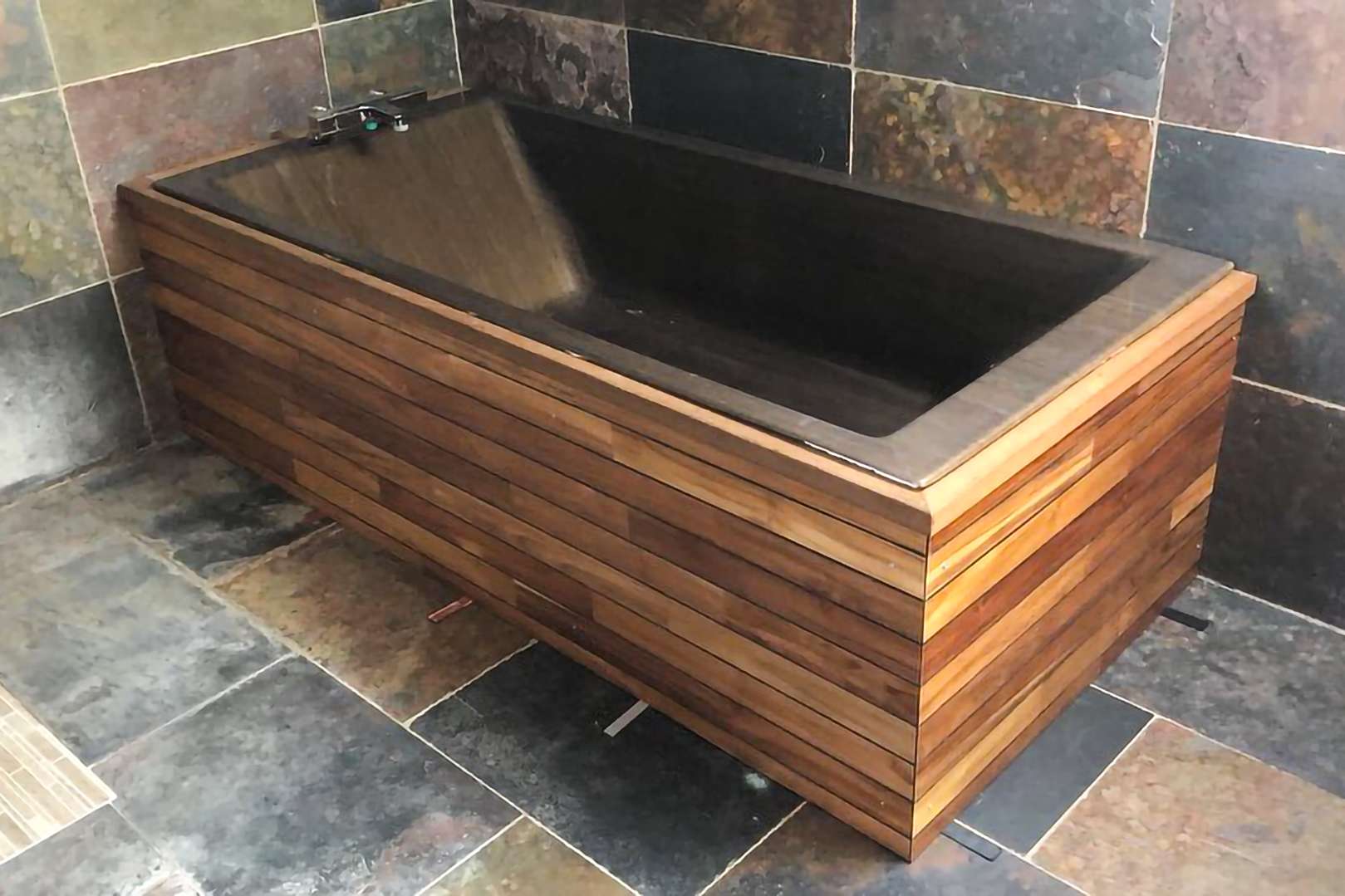 baignoire en bois