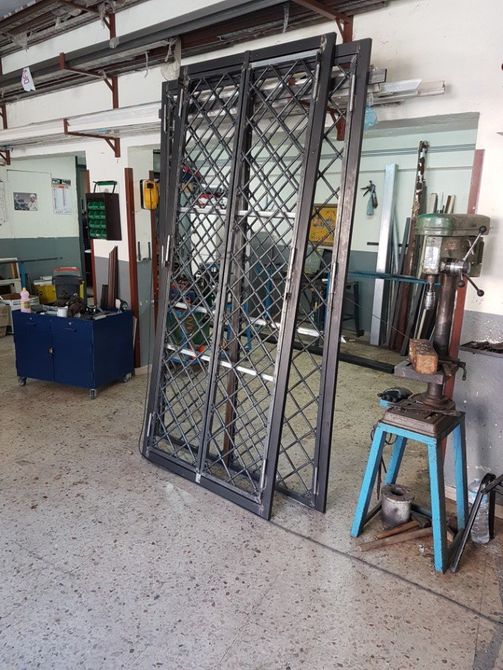 porte in ferro in lavorazione