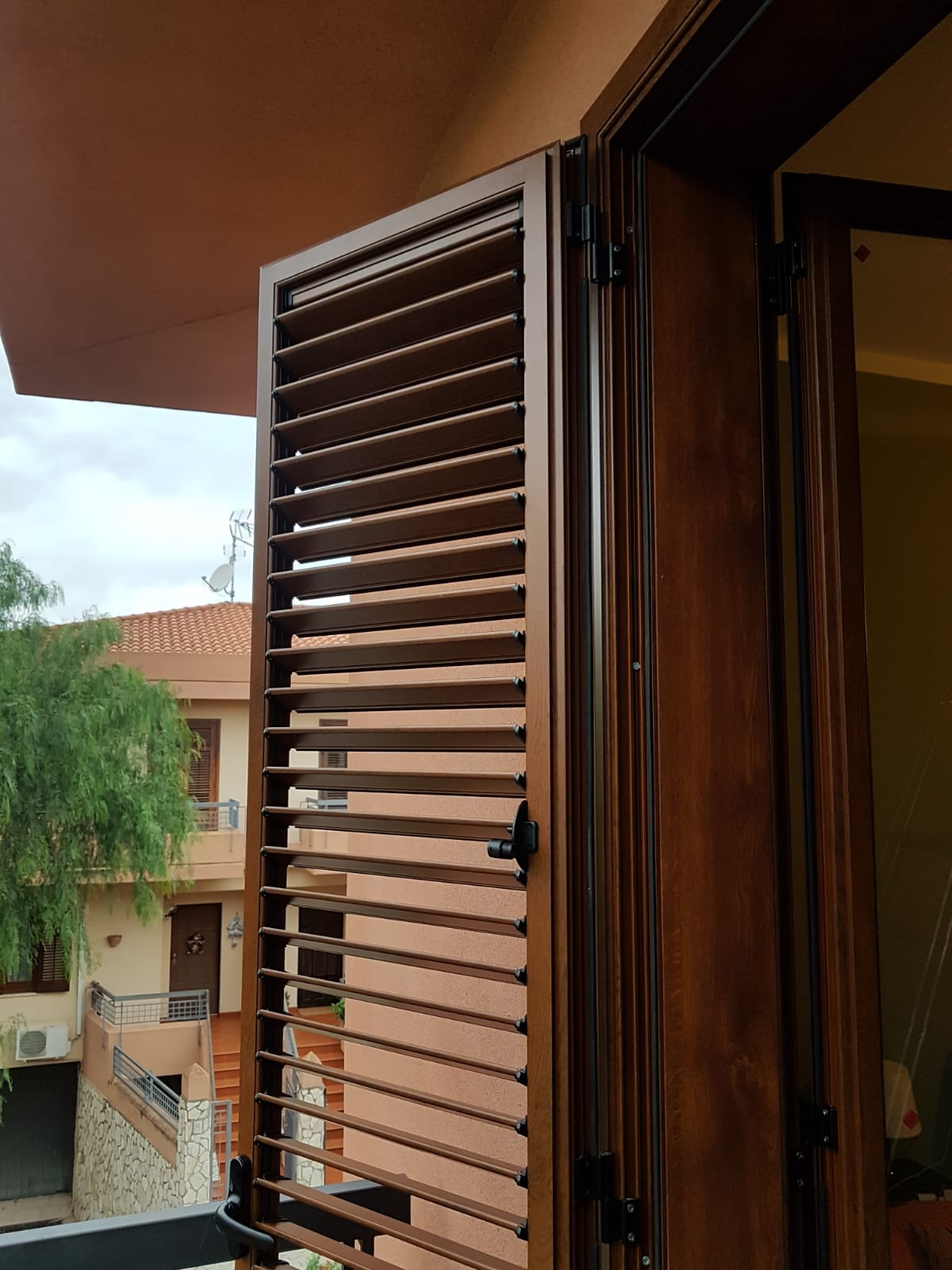 veneziana in PVC per esterni color legno