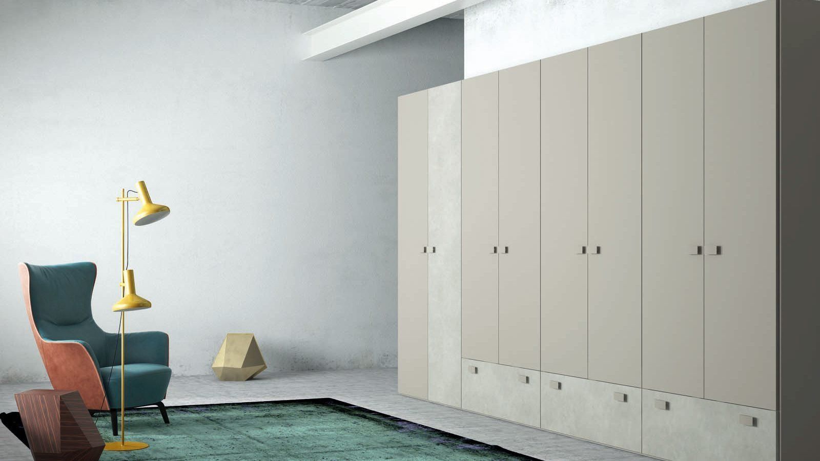 Camera moderna e minimalista con sedia color verde acqua, lampada gialla, tappeto verde acqua e armadietti beige.