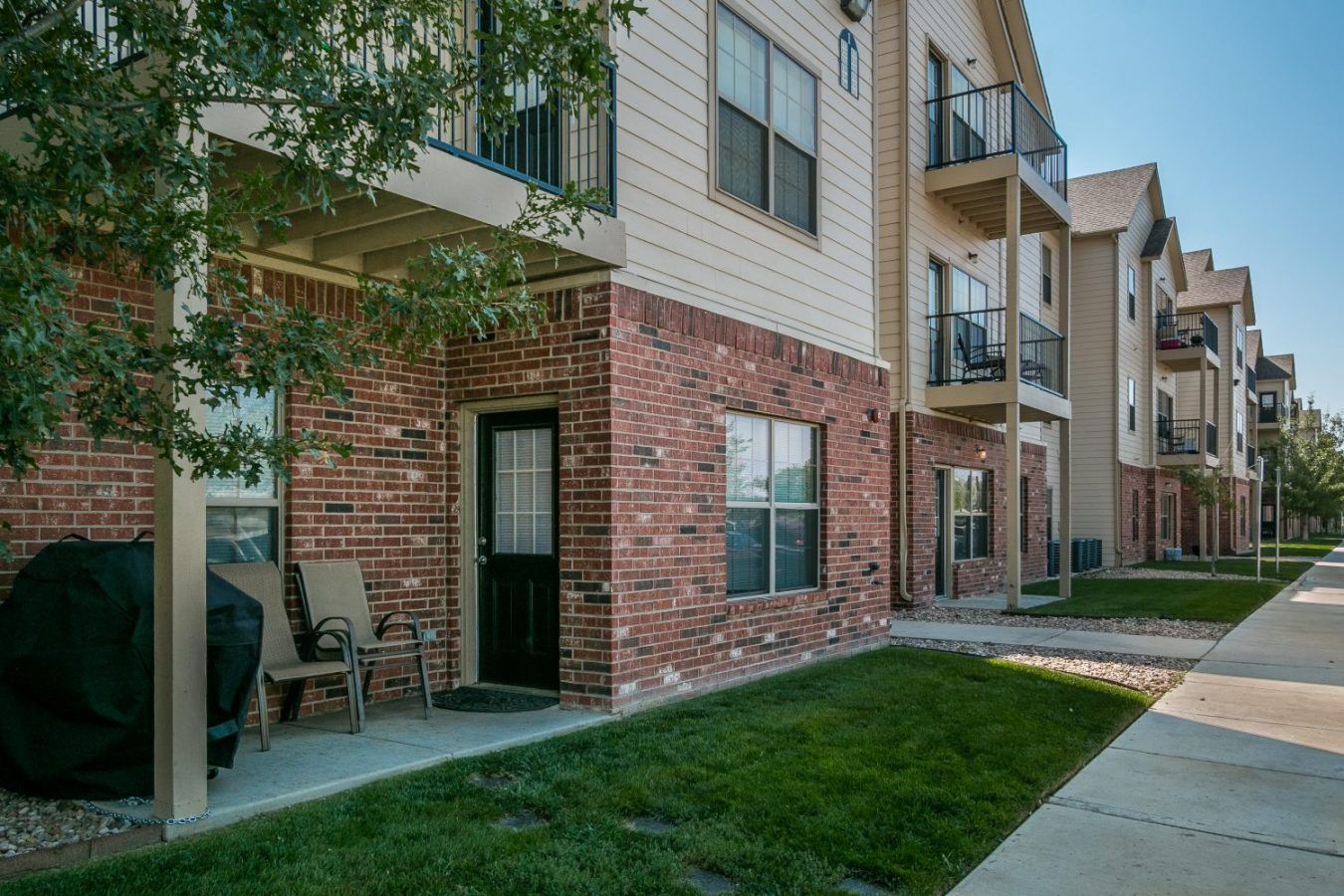 Silver Oak Apartments Porch