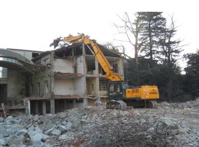 Cantiere per demolizioni civili
