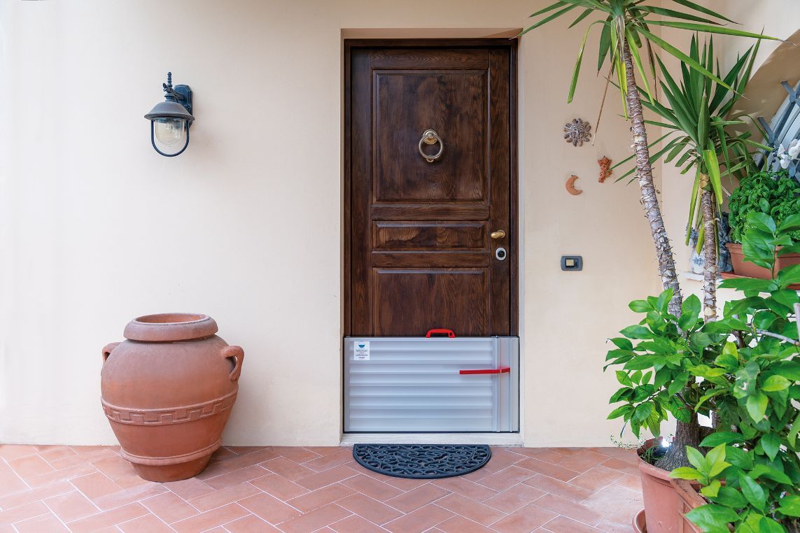 Parati antiallagamento su porta