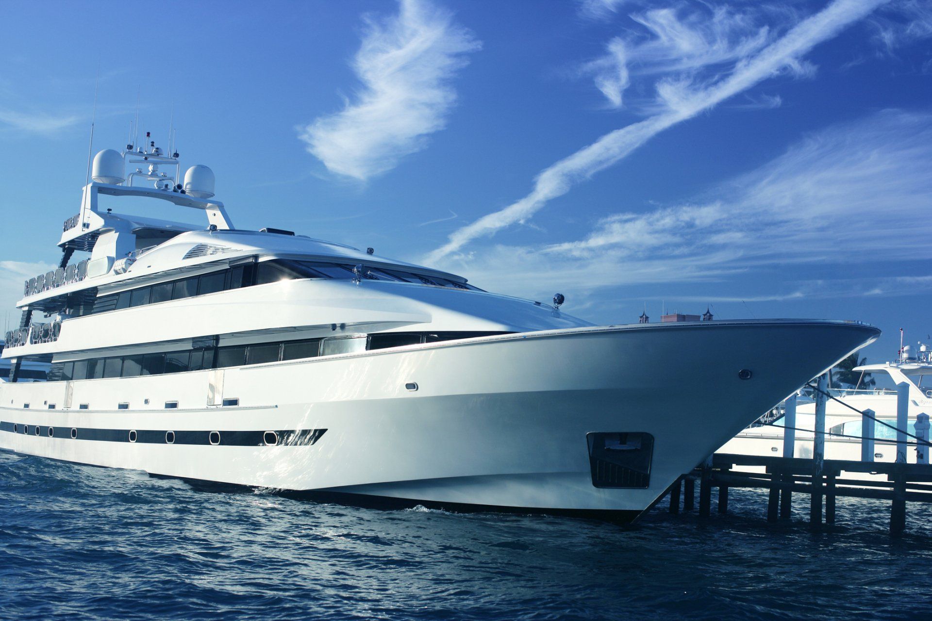 Luxury Yacht — Lafayette, LA — DUCTZ