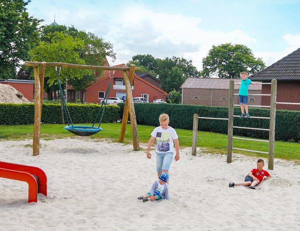 Kinder und Jugend in Sustrum