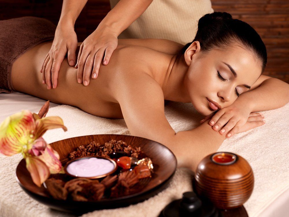 Woman During Spa Massage — VR Mobile Beauty Therapy In Oxenford QLD