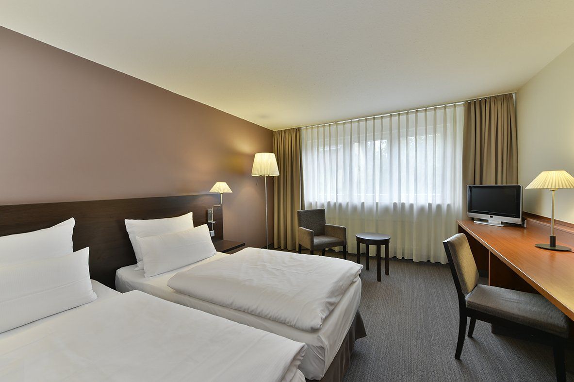 Bildretusche Hotelzimmer vorher