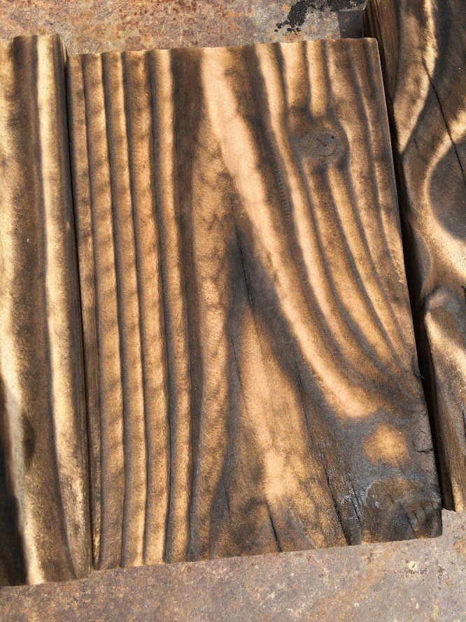 Shou Sugi Ban | Douglas | Light | Geborsteld | Afgewerkt met Aqua-Proof Pro Wood Basic