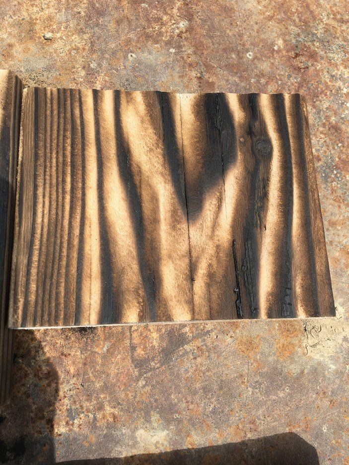 Shou Sugi Ban | Douglas | Light | Geborsteld | Afgewerkt met Aqua-Proof Pro Wood Basic