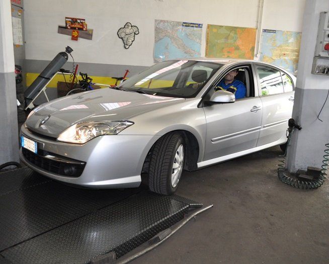 auto in riparazione