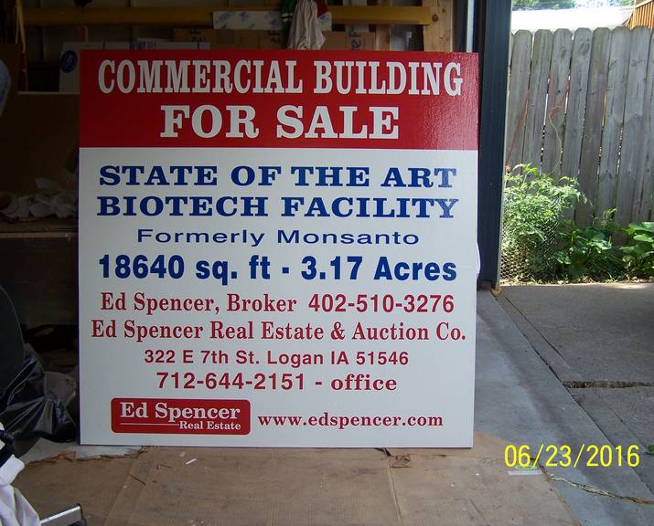 Advertisement design - custom wood, aluminum & lighted signs in Council Bluffs, IA