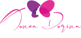 Logo mit einem Schmetterling im Profil und dem kursiven Text „Tanea Dozina“ in Pink.