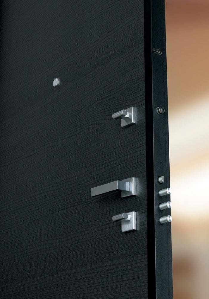 porta blindata colore nero