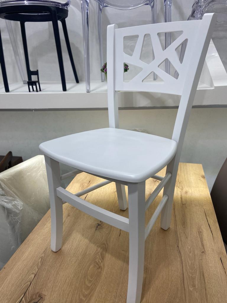 Sedia in legno bianca