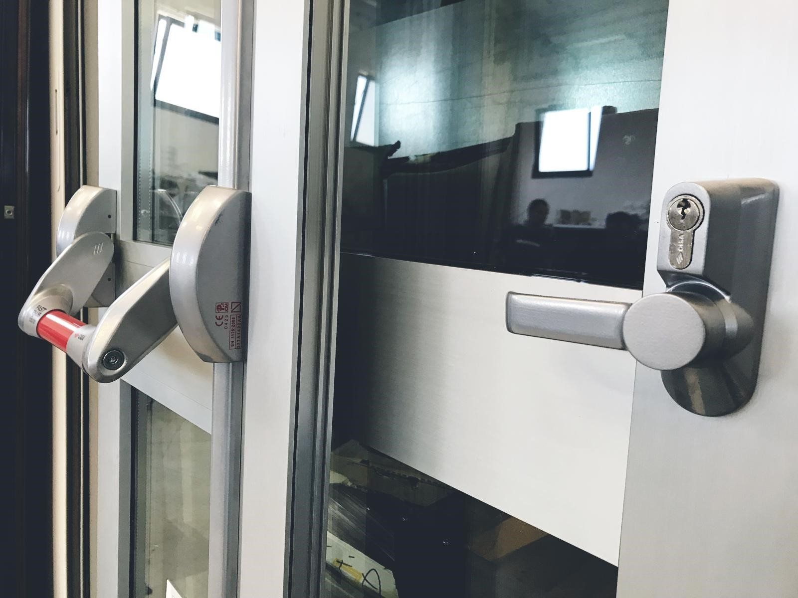 porta sicurezza dettaglio