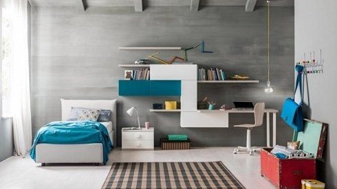 cameretta per bambini con parete grigia