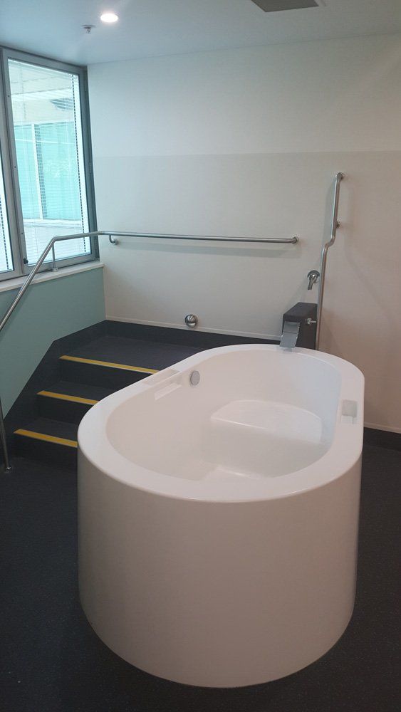 white custom bathtub