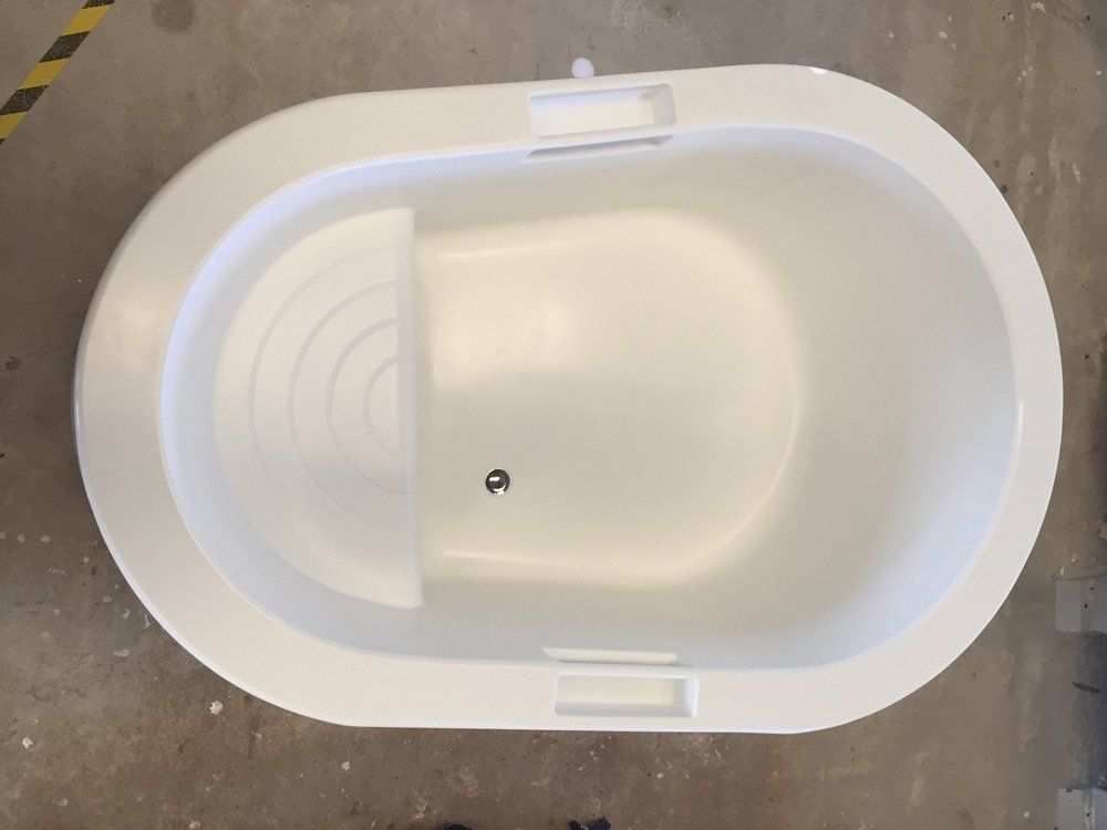 white custom bathtub top view