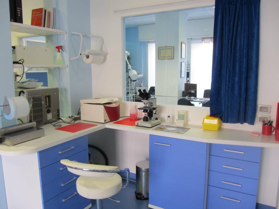laboratorio analisi all'interno di una clinica veterinaria