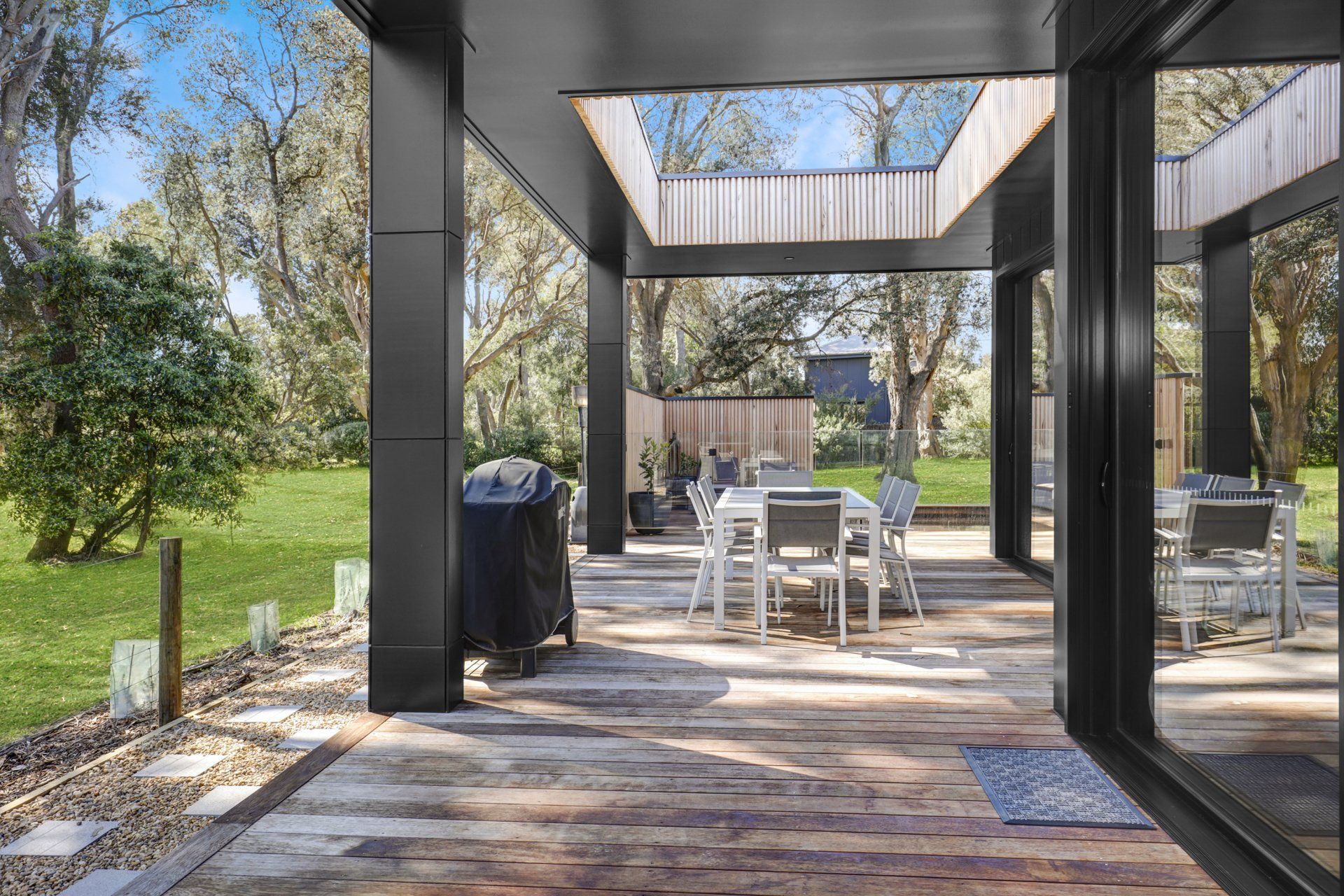 Cowes Real Estate, Cowes Property,Inverloch 3996, 3996 Studio, Beaumont Building Design, MJ Clarke Developments, Colourbond, Scyon Walls, Bass Coast Builder, Hereward Close Cowes, Phillip Island