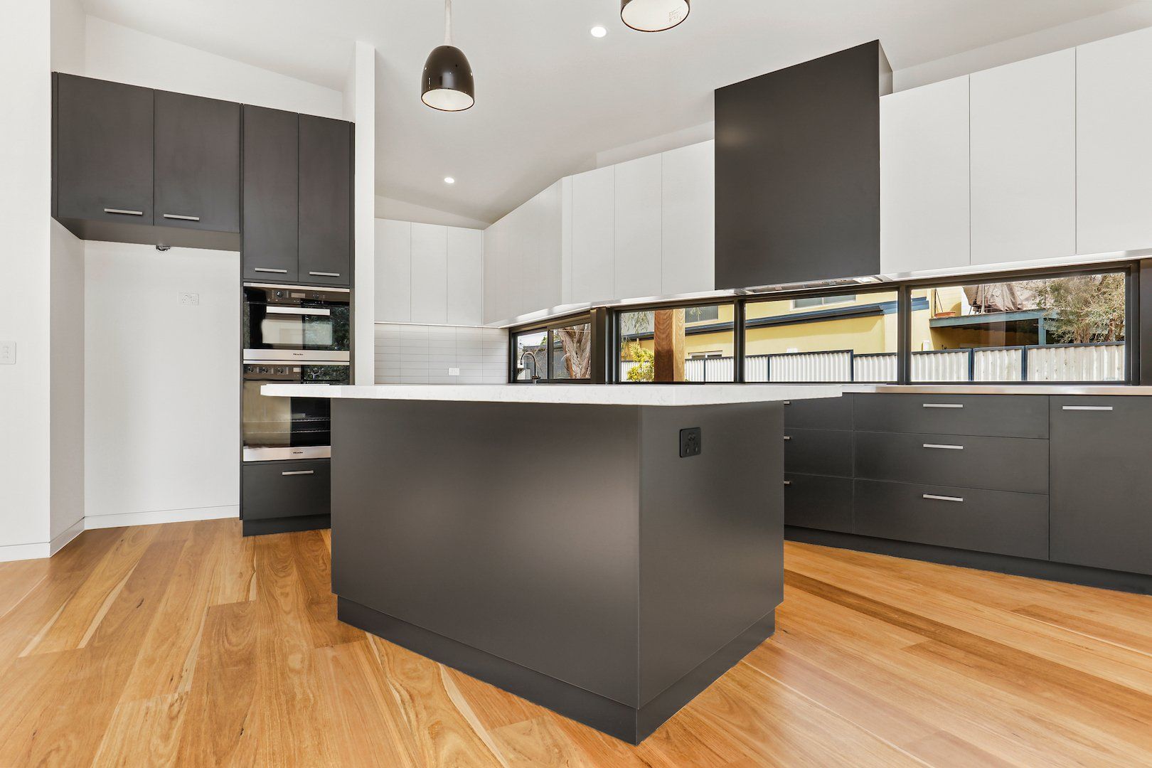 Kane Worthy Constructions, Invelroch 3996, 3996 Studio