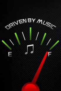 Autosnelheidsmeter vormgegeven als muziekmeter, met rode wijzer bij de F en groene streepjes met de tekst 