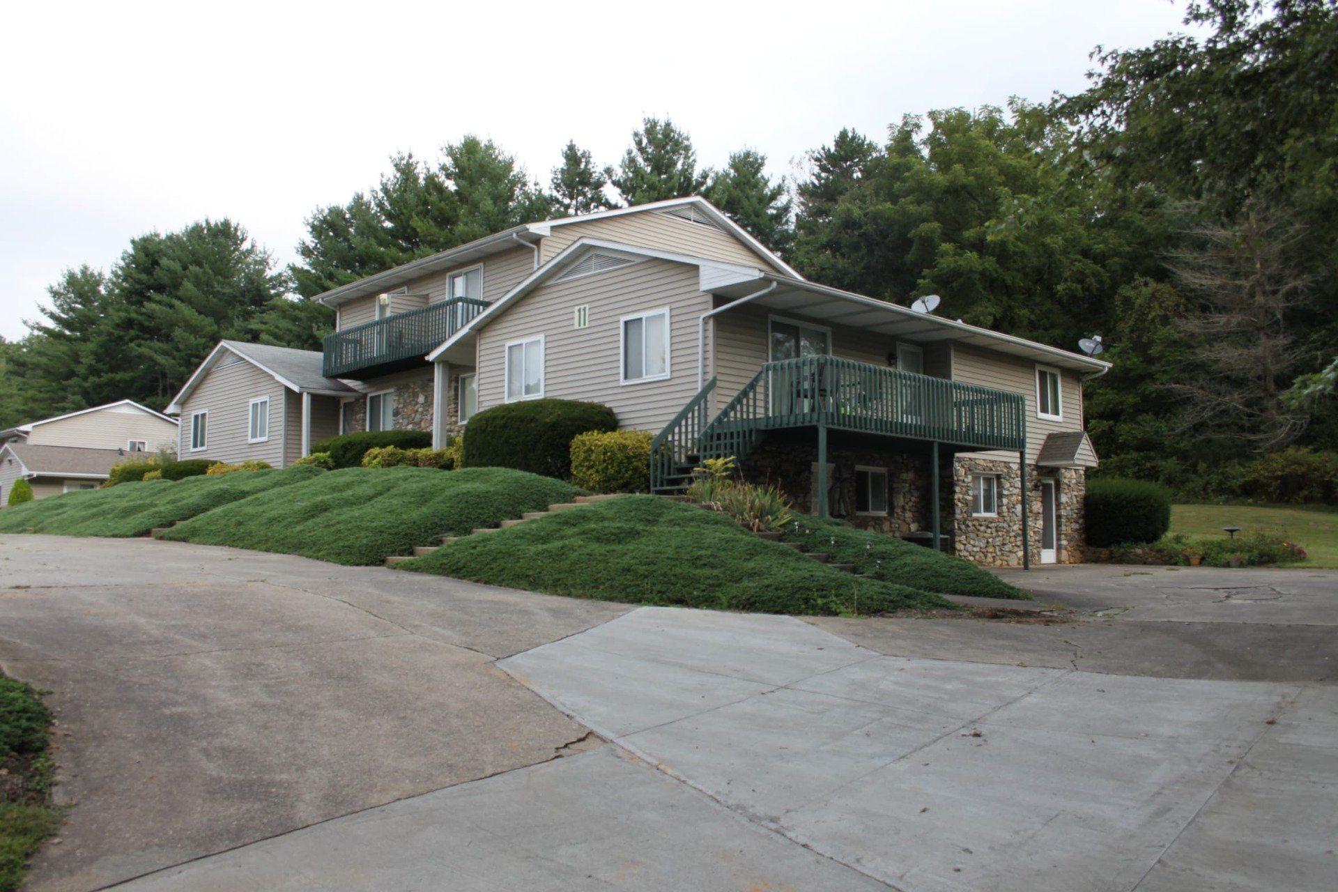 30 Woodstone Dr