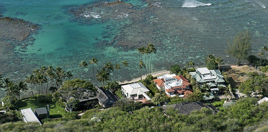 Beautiful homes on coastline of Oahu