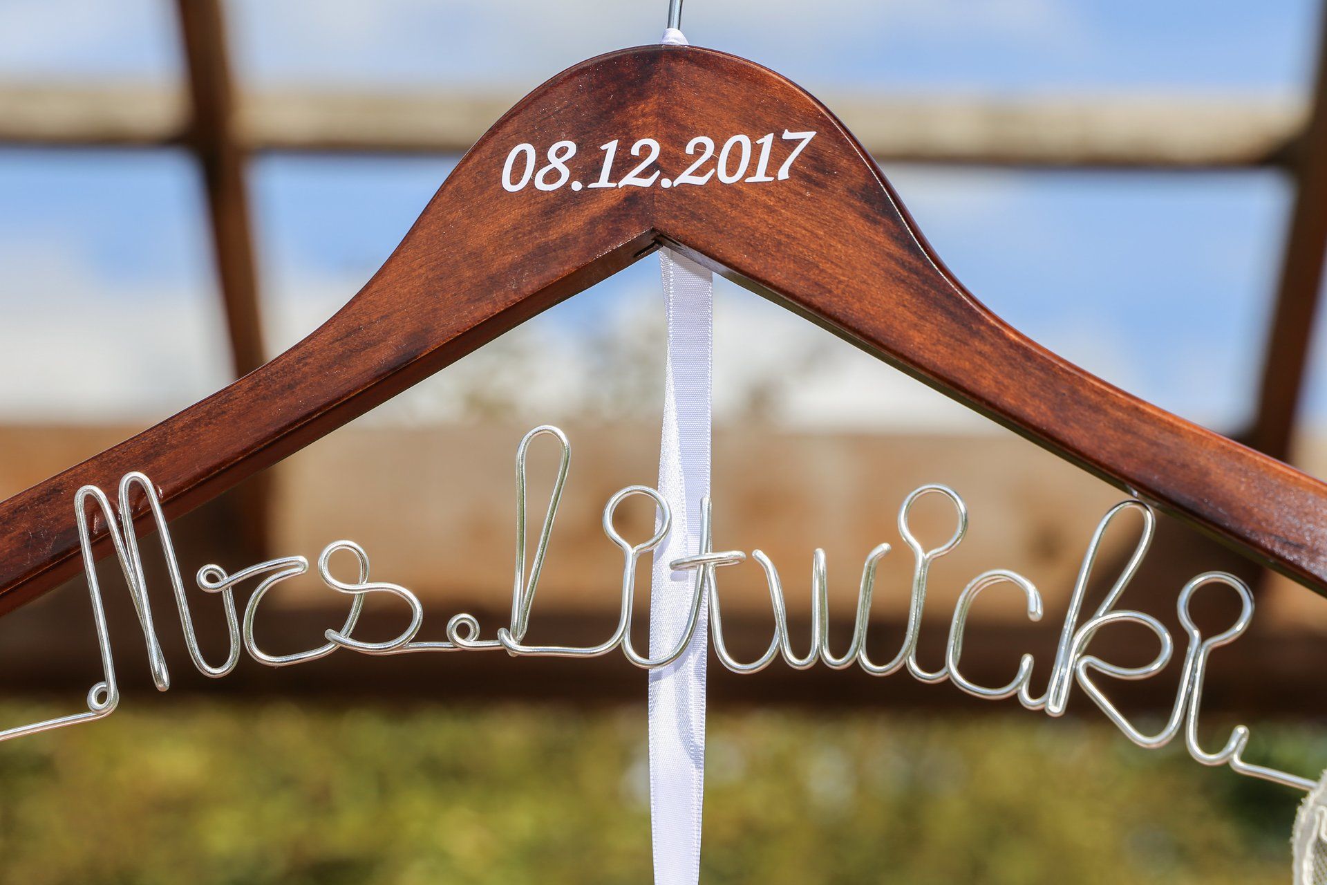 Wooden hanger with the date 