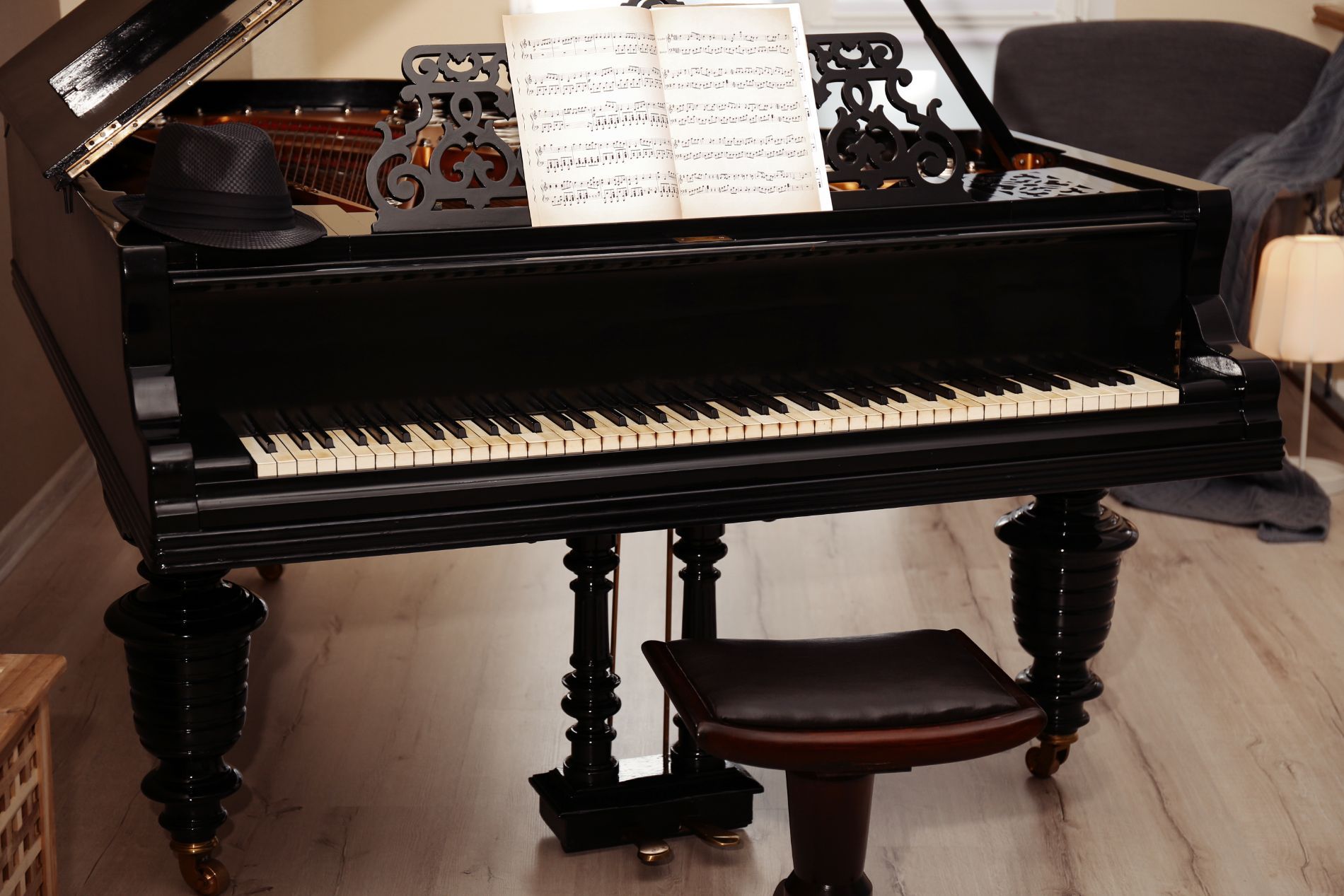 baby grand piano