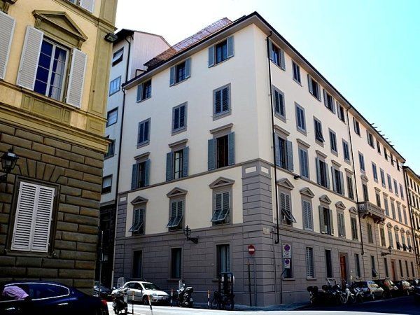 Palazzo in Corso Italia, angolo Via Magenta - Firenze