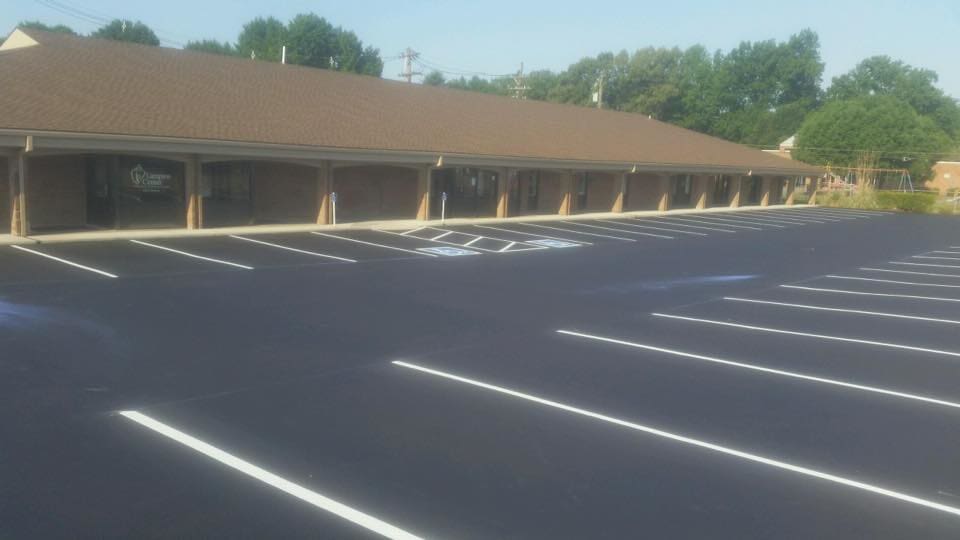 Lawrence County — Side parking for bussiness in Evansville, IN