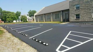 Warrick County — Stripe lines of tennis court in Evansville, IN