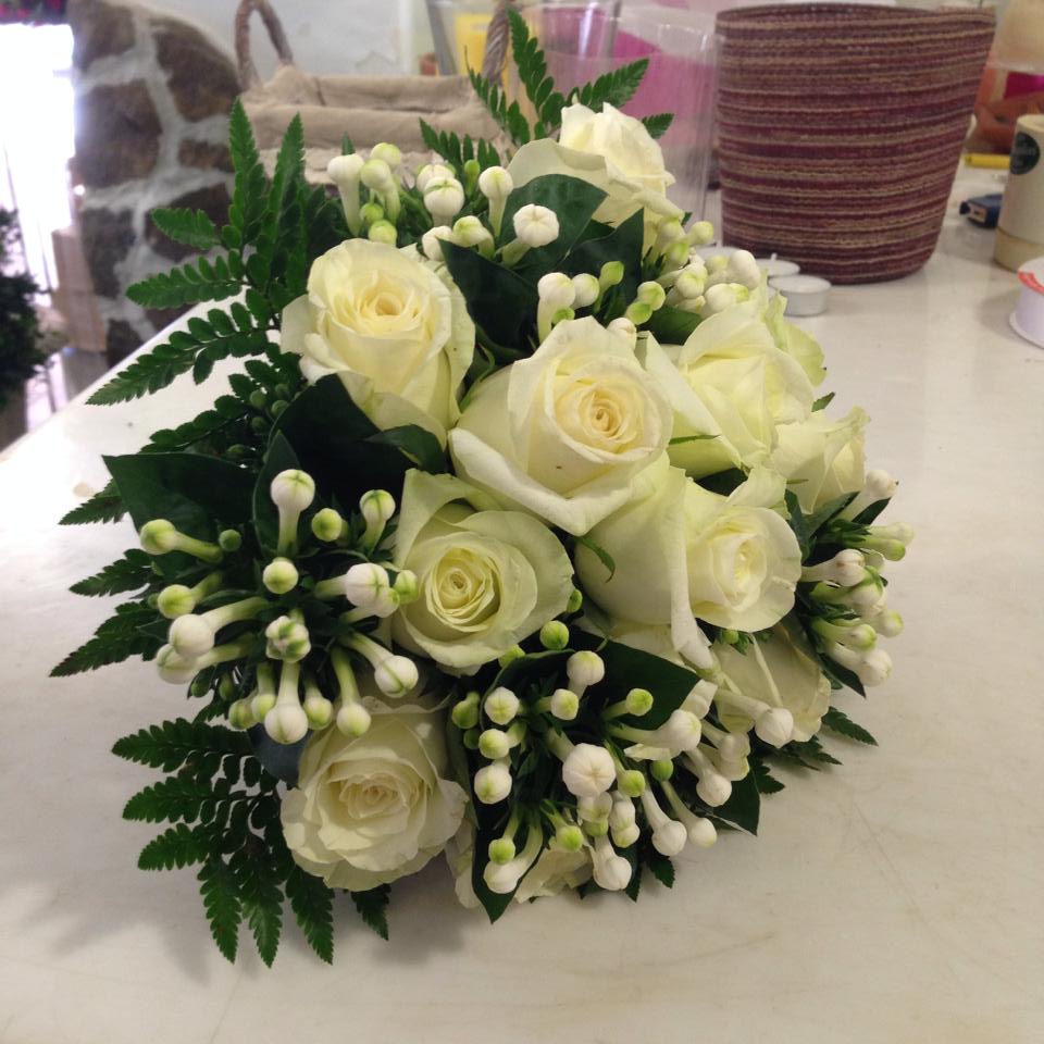 Mazzo di rose e roselline
