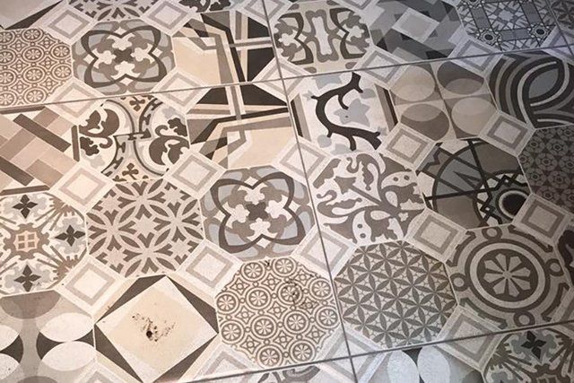 Bathrooms & Tiles
